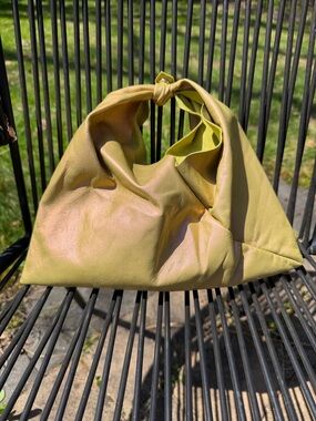 NWOT Sweeet Bippy handmade Metallic Pistachio lightweight leather dumpling bag